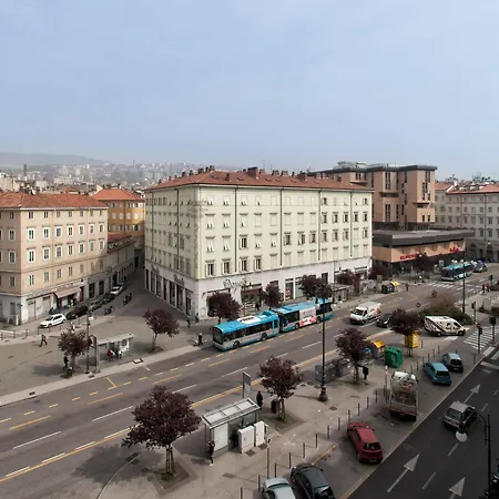 B&B International * Trieste
